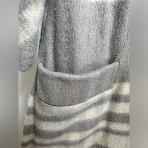 Marc Jacobs Beige/Grey Size Small Oversized Coat - Picture 8 of 13